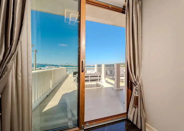 Amazing In With Sauna Apartman Sukosan